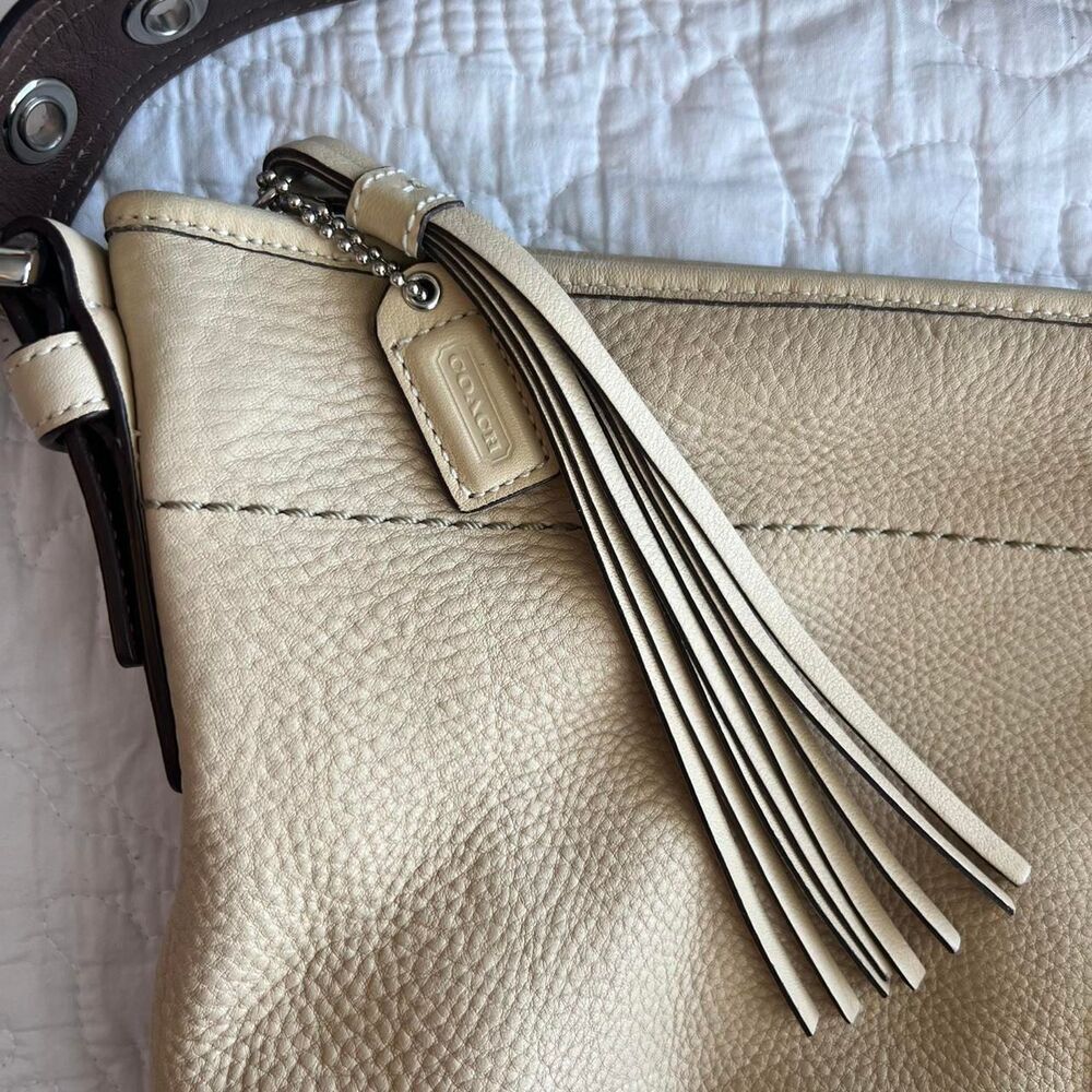 Coach Tan Pebbled Leather Vintage Hobo Shoulder Bag - Picture 2 of 5